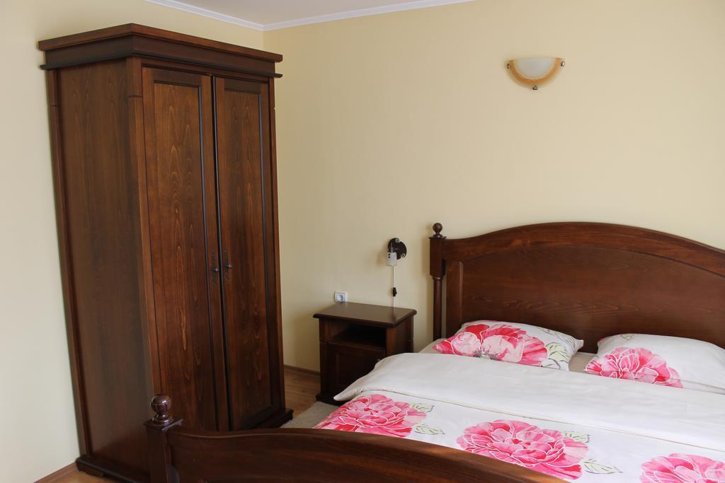 Guest House Maria โคปริฟชทิทซา ภายนอก รูปภาพ