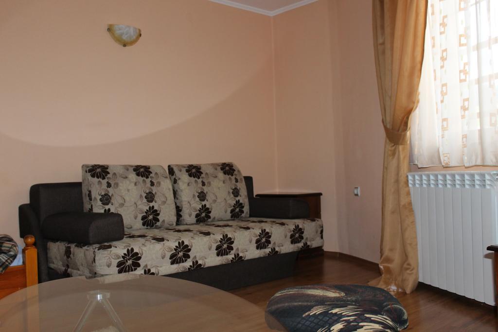 Guest House Maria โคปริฟชทิทซา ภายนอก รูปภาพ